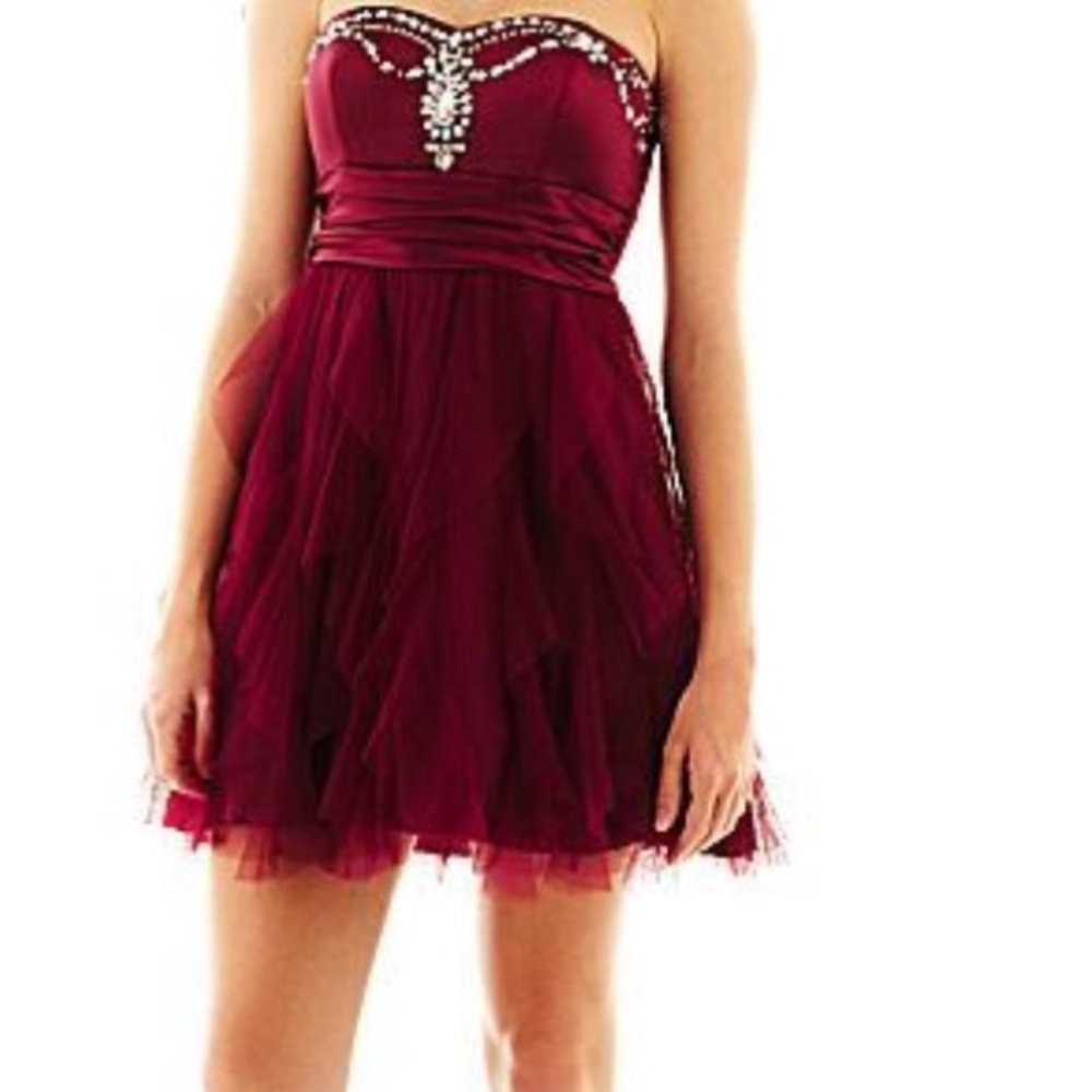 Maroon Ruffled Prom Dress
